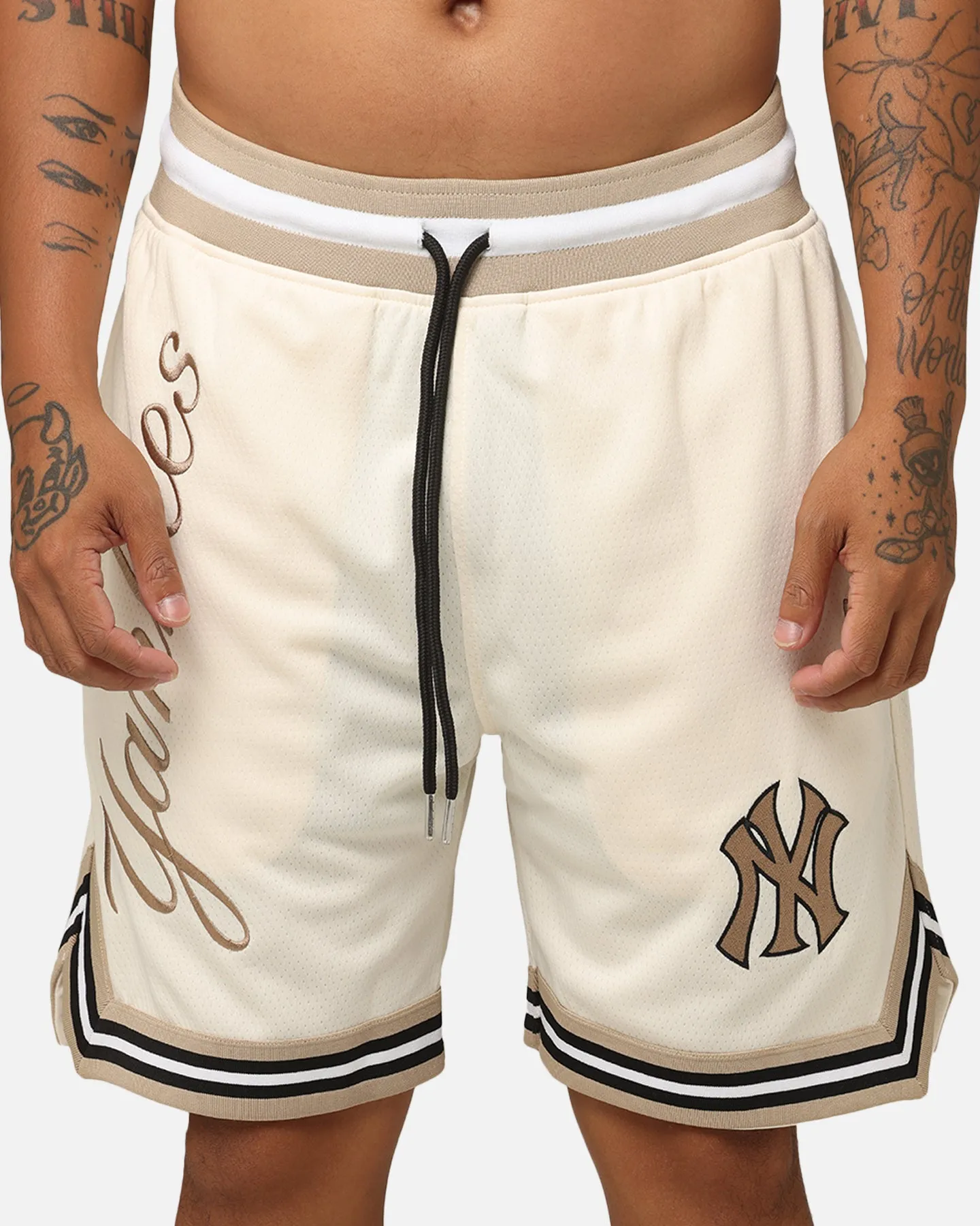 New Era New York Yankees Mesh Shorts Light Beige