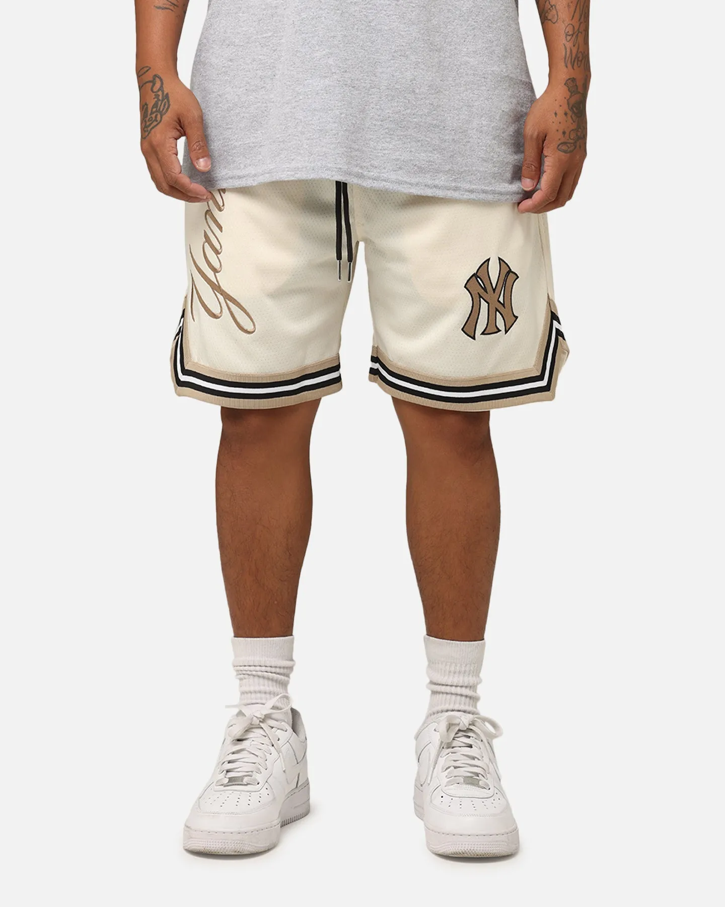 New Era New York Yankees Mesh Shorts Light Beige