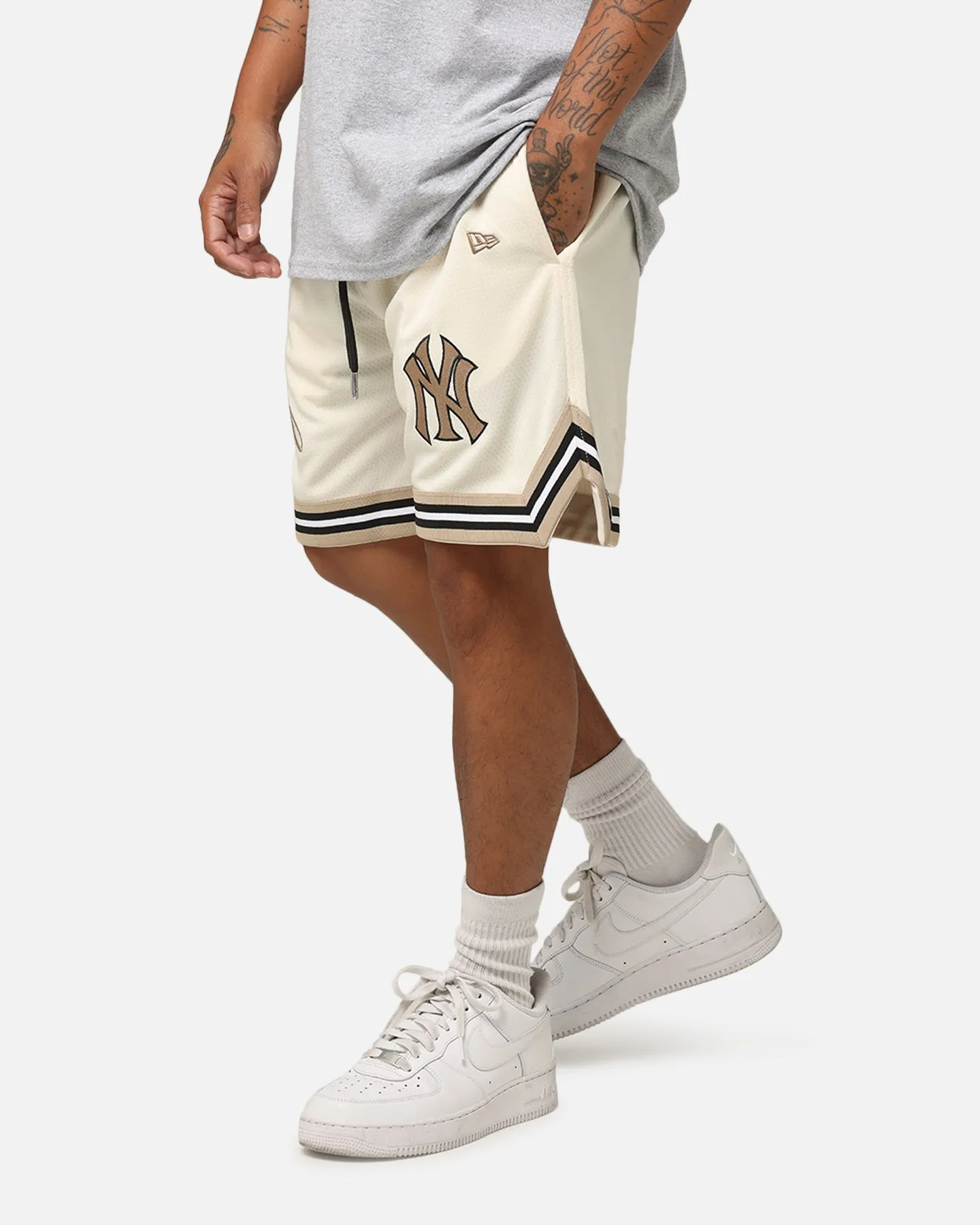 New Era New York Yankees Mesh Shorts Light Beige